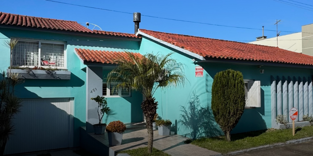 CASA COM 4 DORMITÓRIOS - CAPA