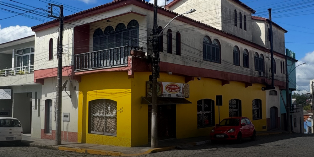 Prédio Comercial e Residencial - Tiago (Capa)